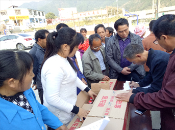 情系毛畈村，將黨建工作深入地方扶貧 